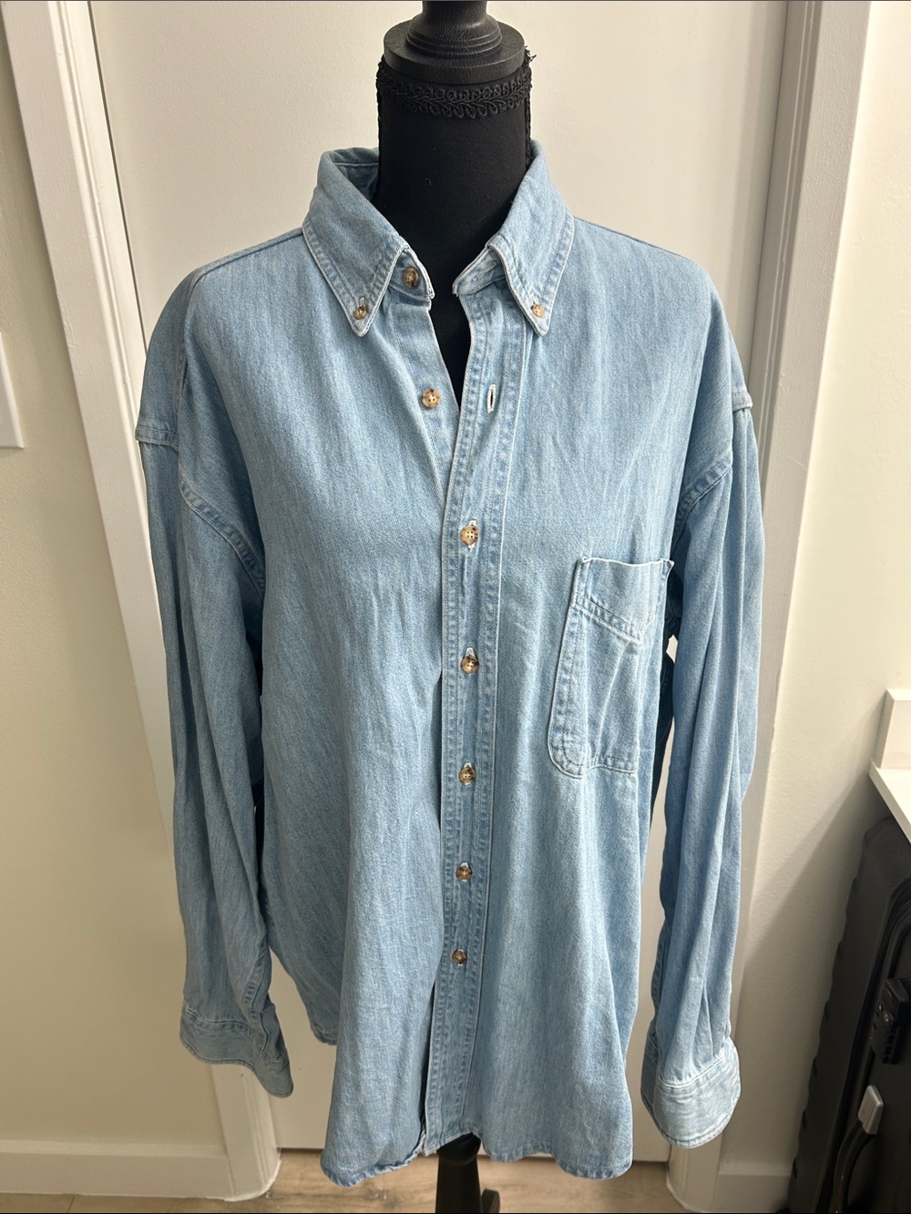 L.L. Bean Light Blue Denim Button-Down Mens Shirt Size Large